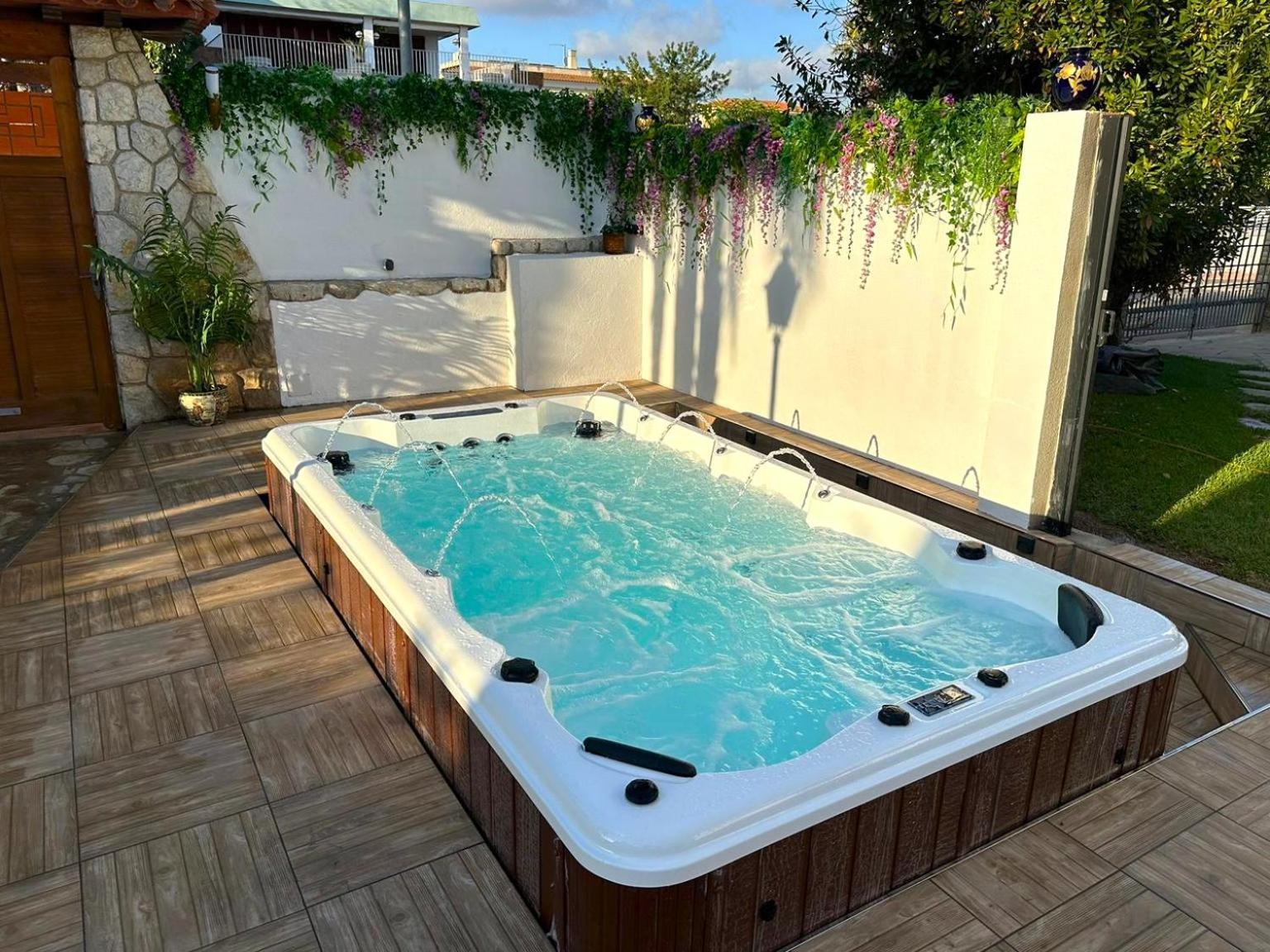 Villa Sitges El Ranch Amaizing Outdoor Areas Beaches At 5 Minutes Walk Sitges At 15 Min Drive Ac Pool Jacuzzi & Garden Xxl Calafell Eksteriør billede